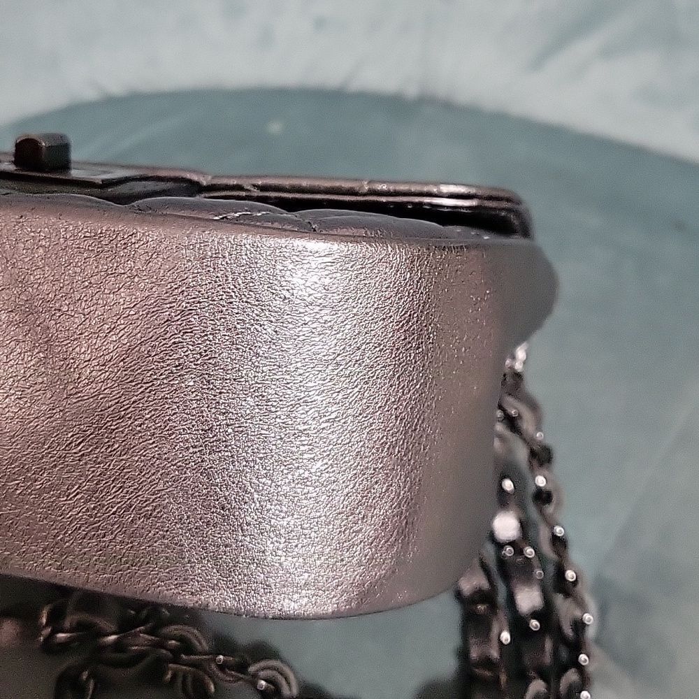 Metallic leather bag. - Picture 6 of 12
